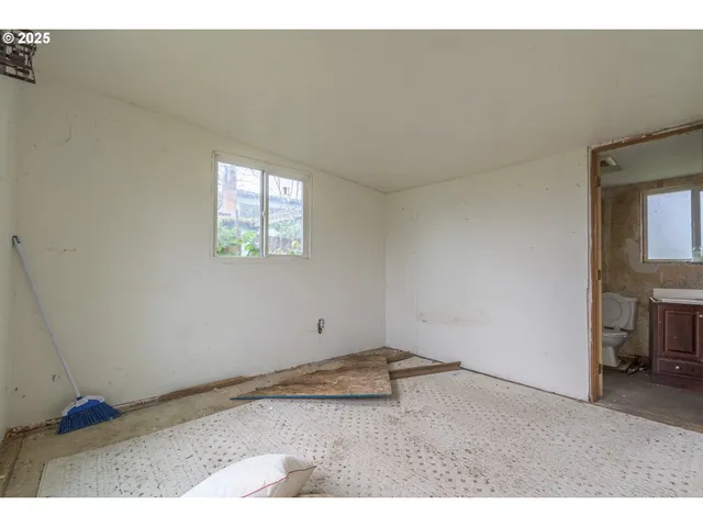 $299,000 | 478 East 32nd Avenue, Eugene, OR 97405