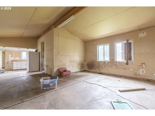 $299,000 | 478 East 32nd Avenue, Eugene, OR 97405