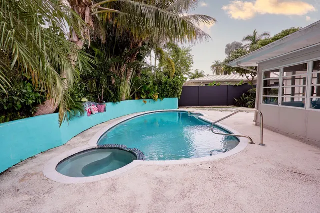 $669,000 | 113 Park Lane East, Hypoluxo, FL 33462