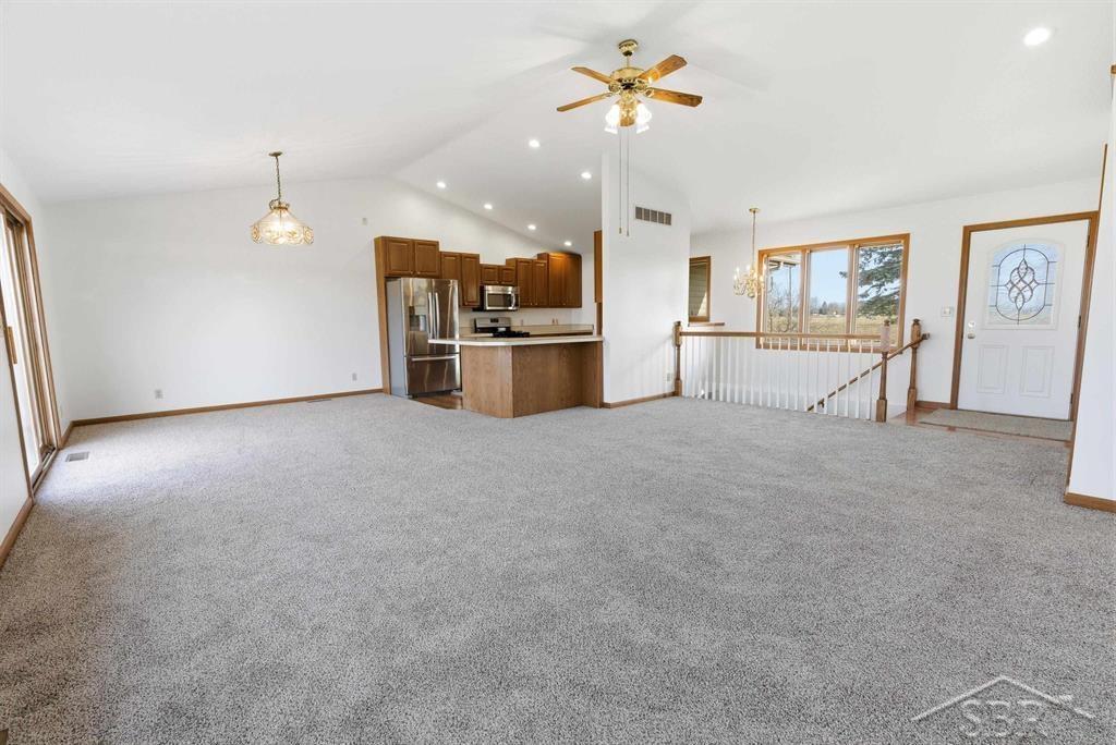 2082 West Parish Road Midland, MI 48642 - Photo 5 of 34 50203778-482942cb-bafb-4b9c-a3d9-b54c4f3ca52a.JPG