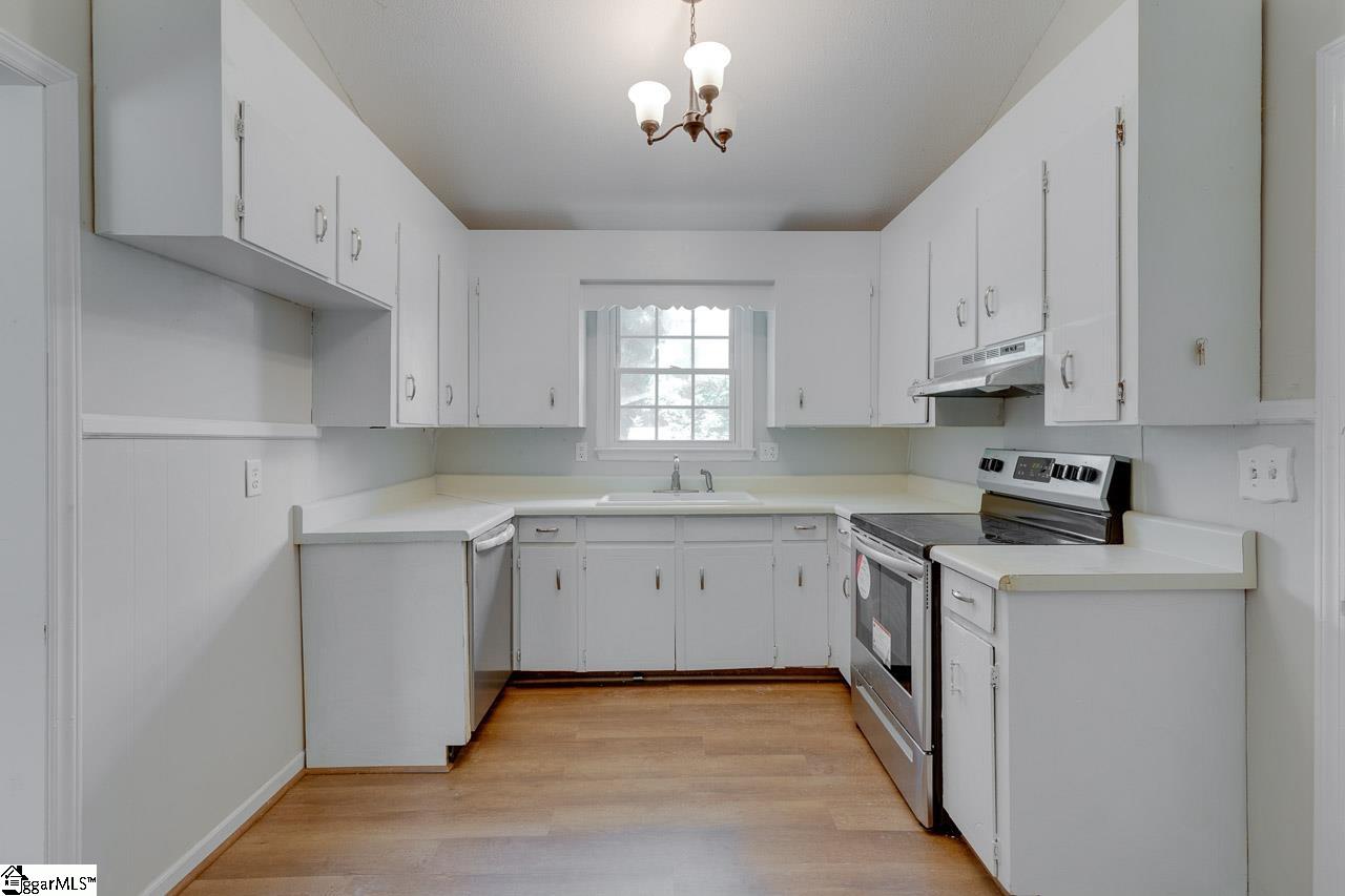 714 Fairview Street Fountain Inn, SC 29644 - Photo 11 of 31