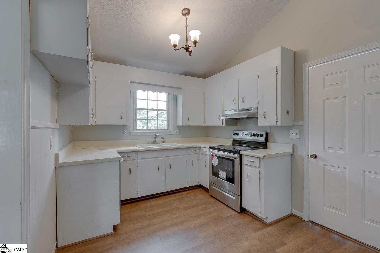 714 Fairview Street Fountain Inn, SC 29644 - Photo 12 of 31