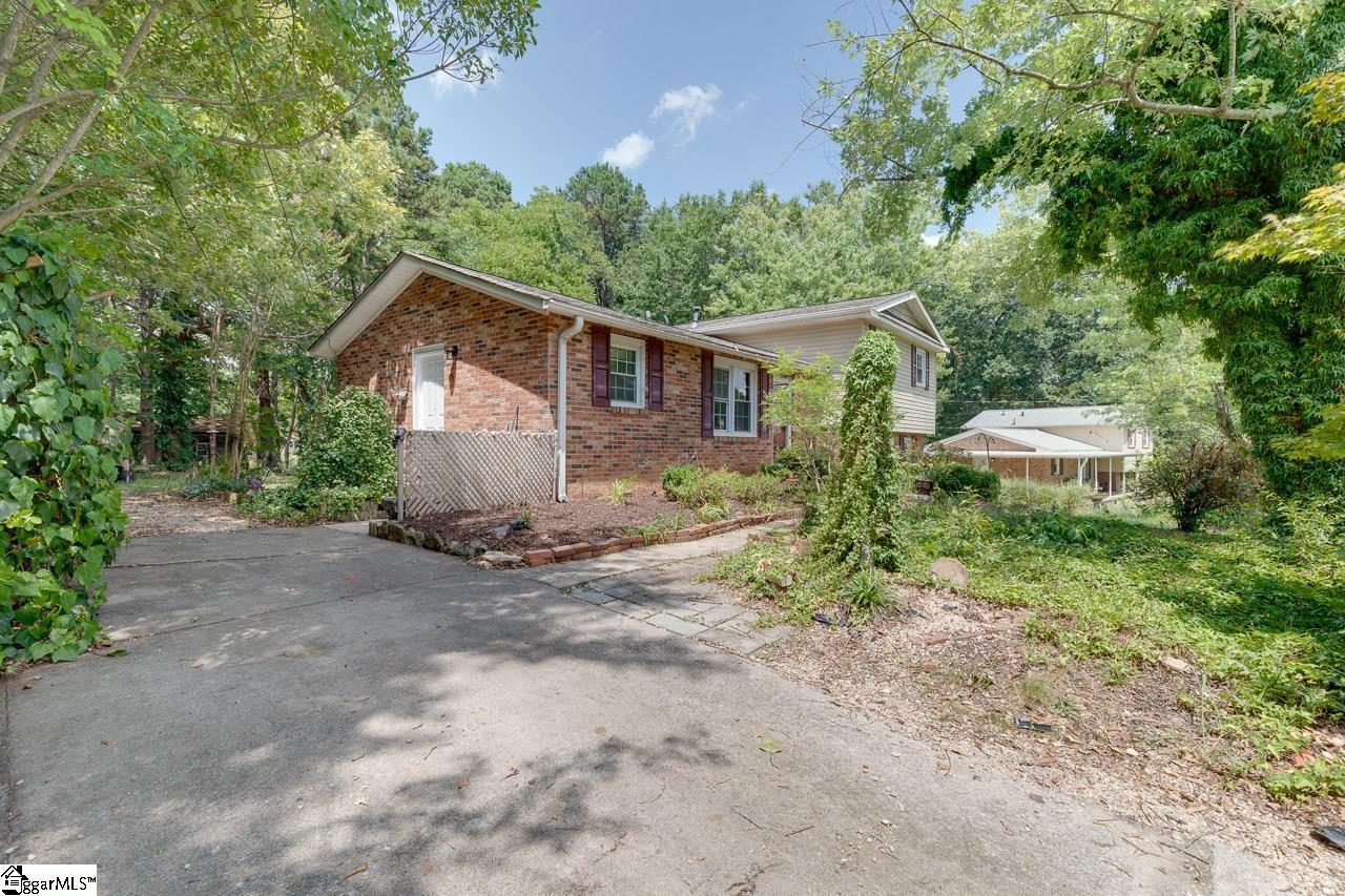 714 Fairview Street Fountain Inn, SC 29644 - Photo 3 of 31