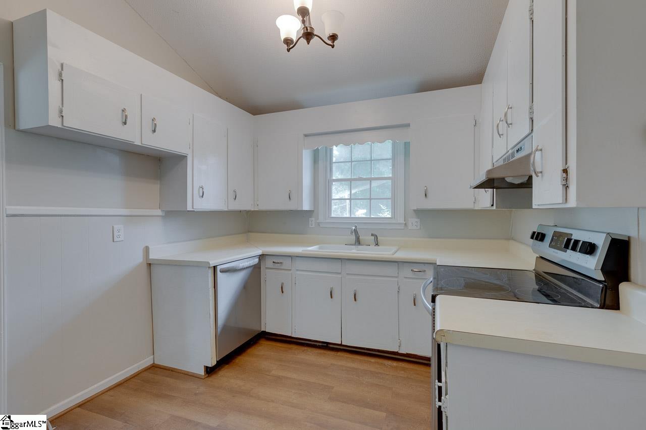 714 Fairview Street Fountain Inn, SC 29644 - Photo 10 of 31