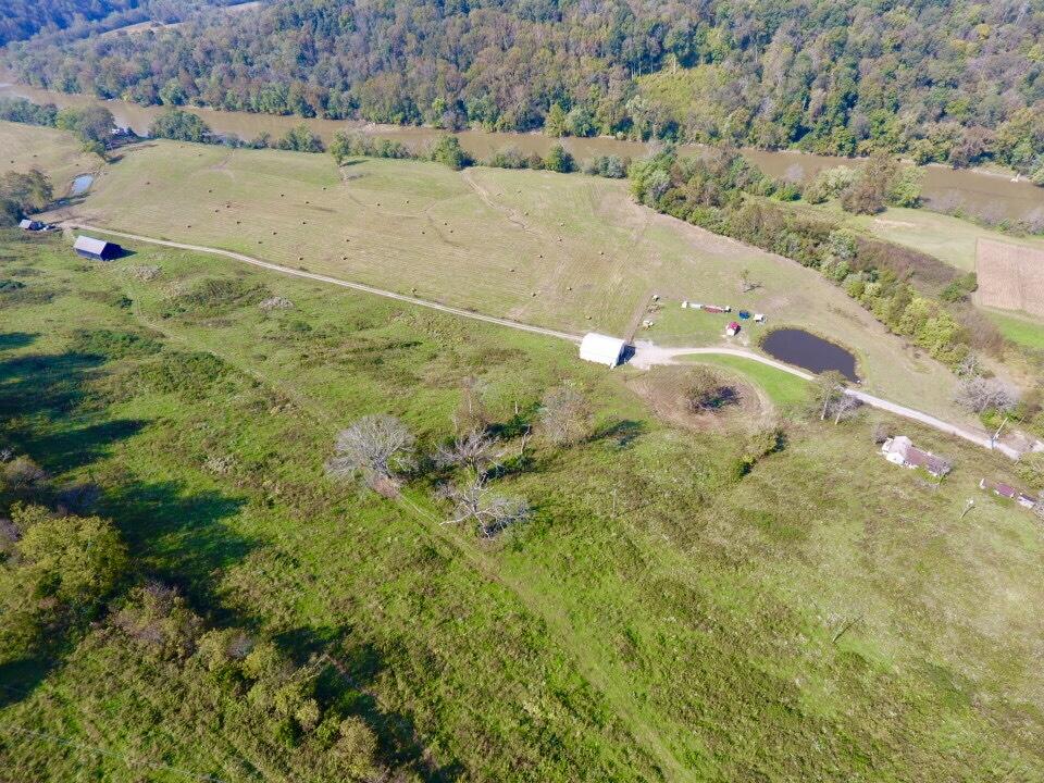 2196 Kentucky River Road Richmond, KY 40475 - Photo 6 of 45 123BC501-7389-46BF-A119-A7160CE682E0