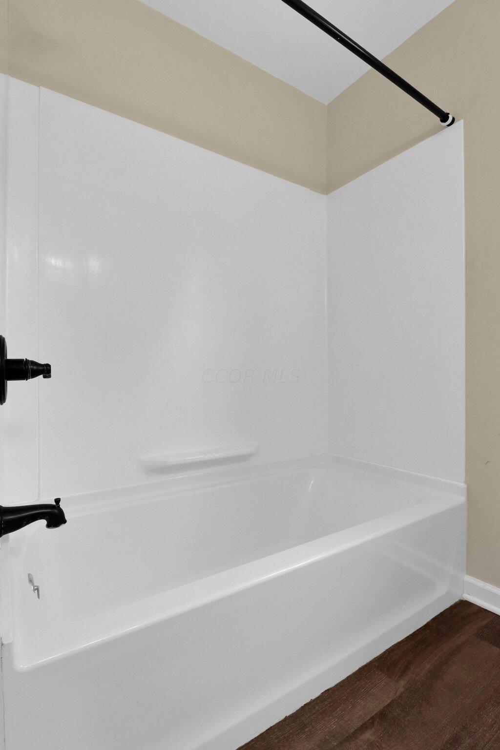 4531 Rodney Road Columbus, OH 43227 - Photo 21 of 36 Full Hall Bath