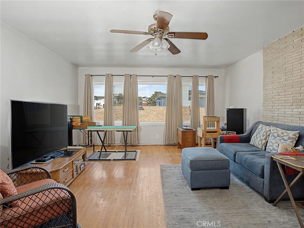 203 East Sycamore Avenue El Segundo, CA 90245 - Photo 2 of 21