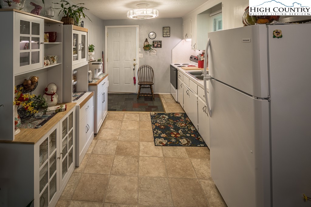 2691 Poplar Grove Road South, Unit 4 Boone, NC 28607 - Photo 9 of 50 Gallery Image 9
