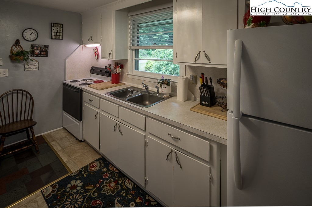 2691 Poplar Grove Road South, Unit 4 Boone, NC 28607 - Photo 10 of 50 Gallery Image 10