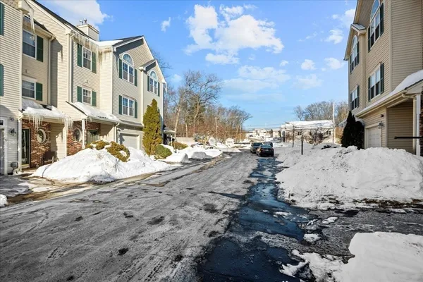 $3,400 | 67 North Quinsigamond Avenue, Unit 23, Shrewsbury, MA 01545