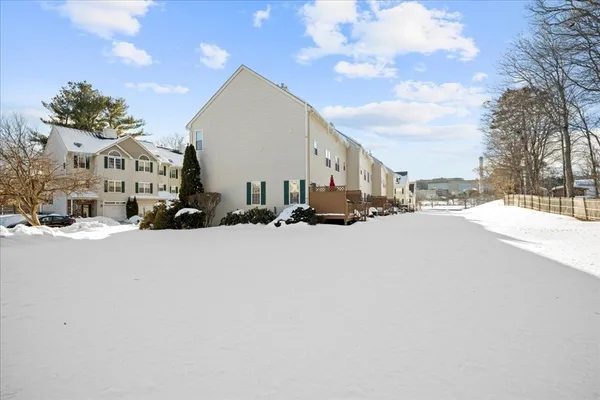 $3,400 | 67 North Quinsigamond Avenue, Unit 23, Shrewsbury, MA 01545