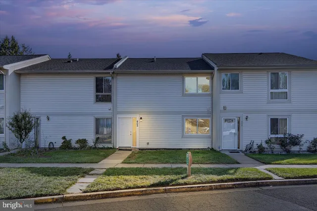 $3,000 | 402 Reneau Way, Herndon, VA 20170