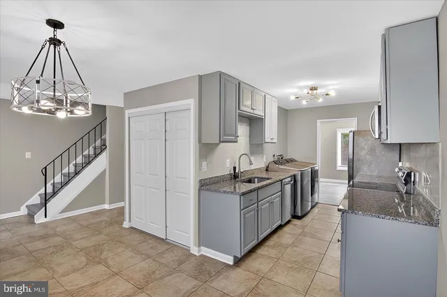 $3,000 | 402 Reneau Way, Herndon, VA 20170