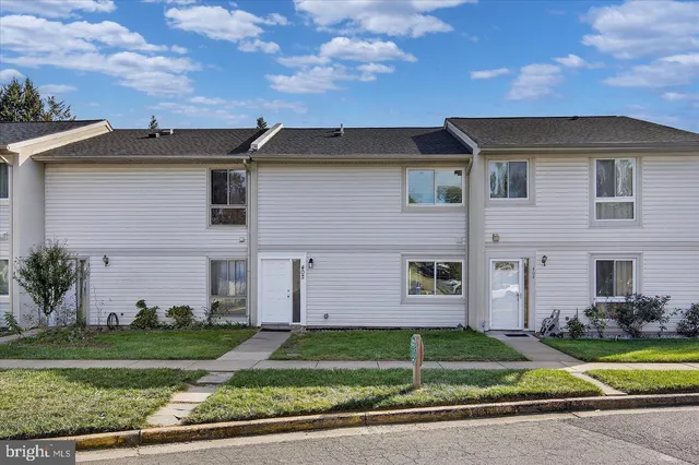 $3,000 | 402 Reneau Way, Herndon, VA 20170