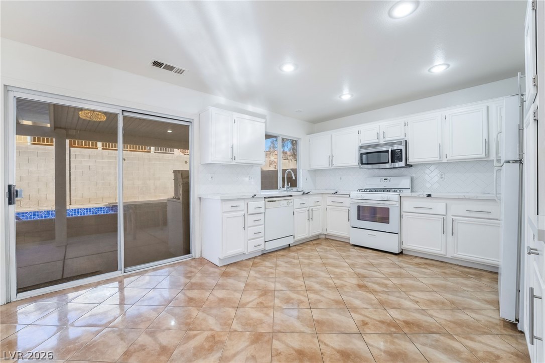 4411 Elk Point Circle Las Vegas, NV 89147 - Photo 11 of 40