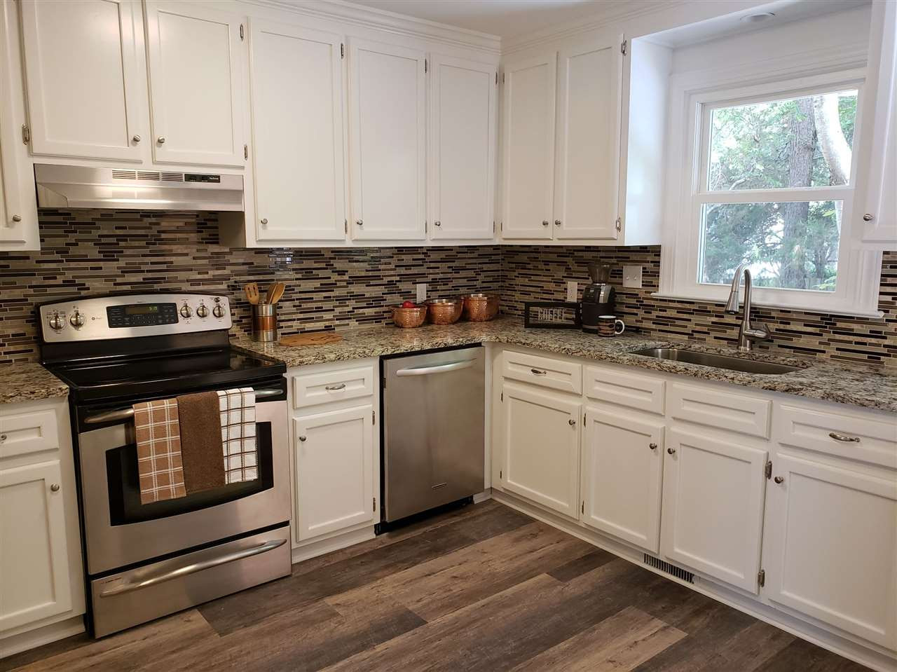 2620 Hiking Trail Raleigh, NC 27615 - Photo 4 of 28 Kitchen