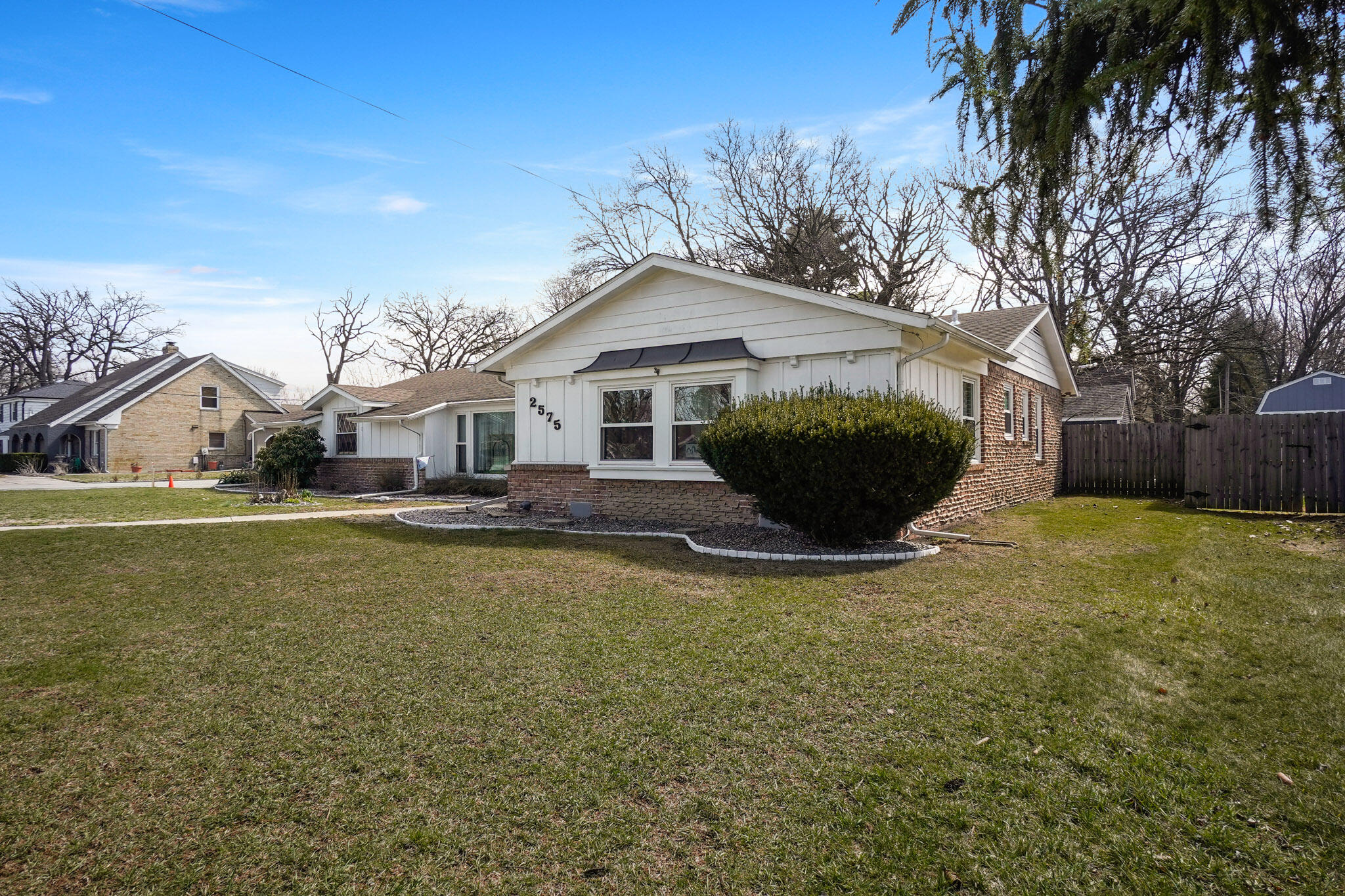 2575 West 65th Avenue Merrillville, IN 46410 - Photo 3 of 32 2048x1365