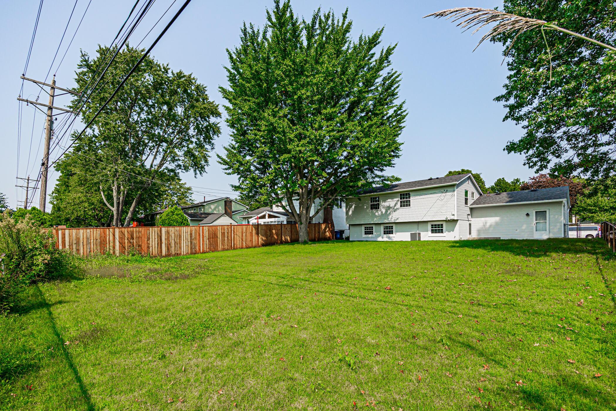 1717 Norma Road Columbus, OH 43229 - Photo 14 of 58 1717 Norma Rd 014