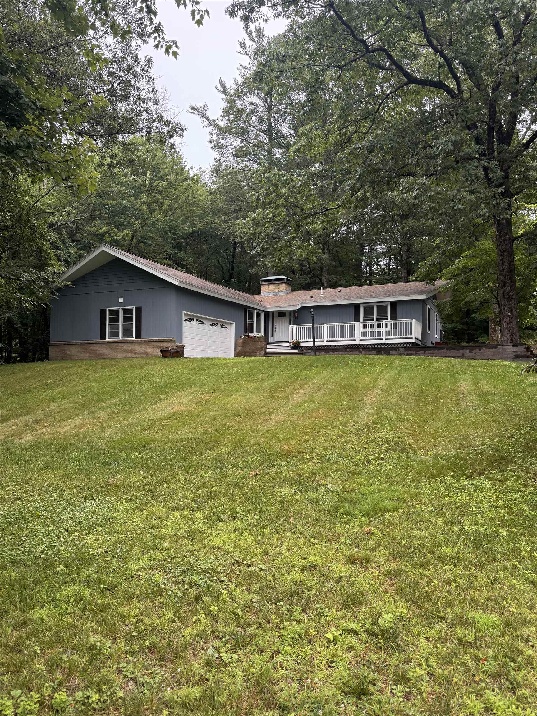 14 Floyd Road Derry, NH 03038 - Photo 2 of 44