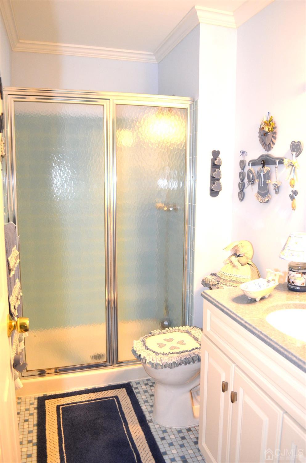 6 Foxhall Middlesex, NJ 08846 - Photo 11 of 18 Gallery Image 11