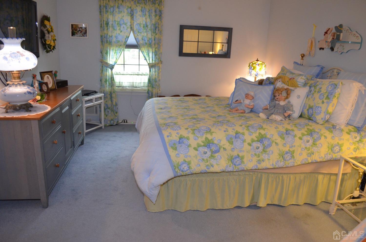 6 Foxhall Middlesex, NJ 08846 - Photo 9 of 18 Gallery Image 9