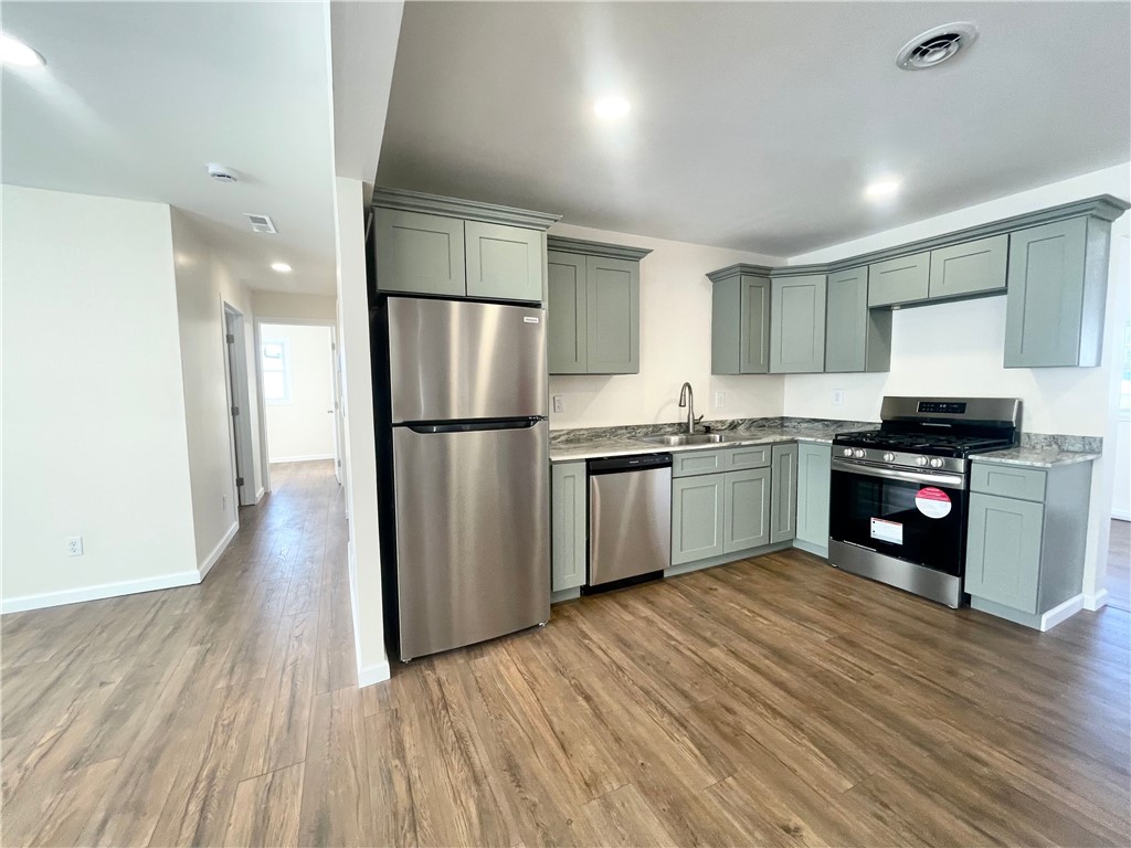 39 Elmhurst Circle Aurelius, NY 13021 - Photo 14 of 24 Kitchen