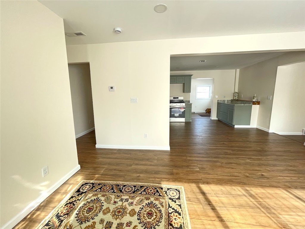 39 Elmhurst Circle Aurelius, NY 13021 - Photo 9 of 24 Front entry