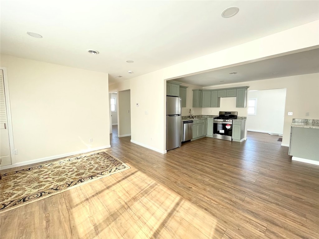 39 Elmhurst Circle Aurelius, NY 13021 - Photo 10 of 24 Living room