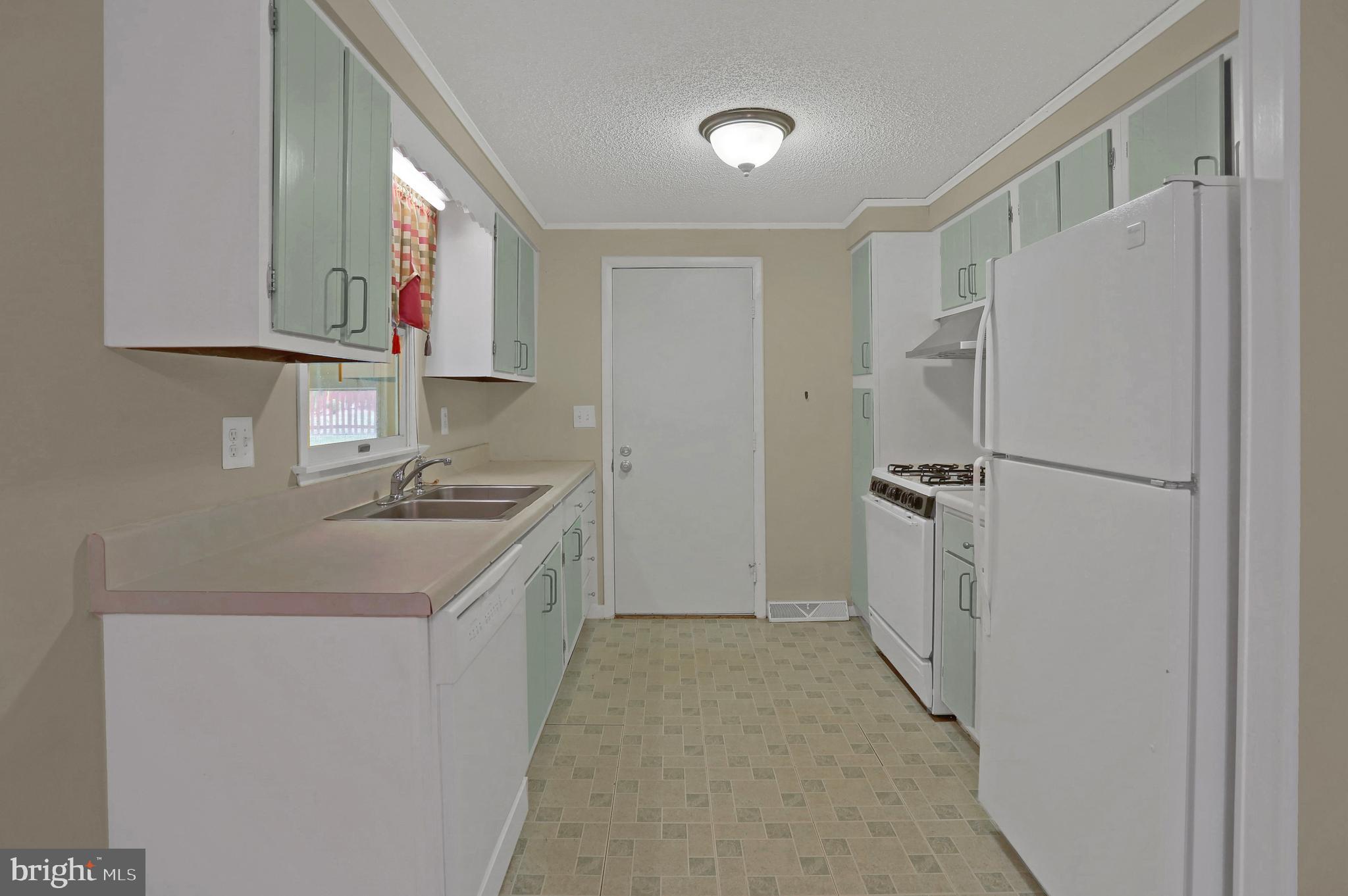 49 Poplar View Road Delta, PA 17314 - Photo 2 of 36 Gallery Image 2