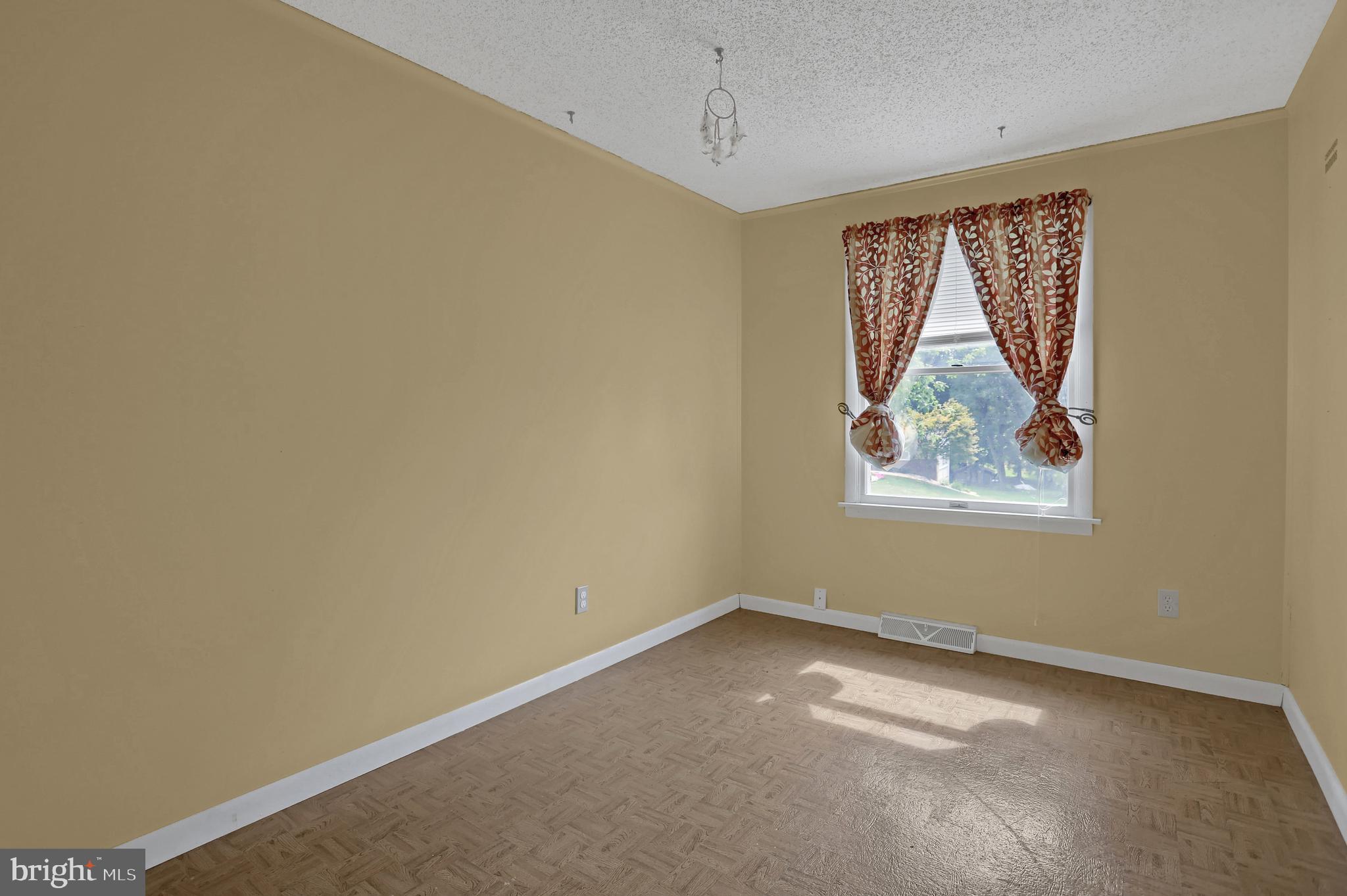 49 Poplar View Road Delta, PA 17314 - Photo 11 of 36 Gallery Image 11