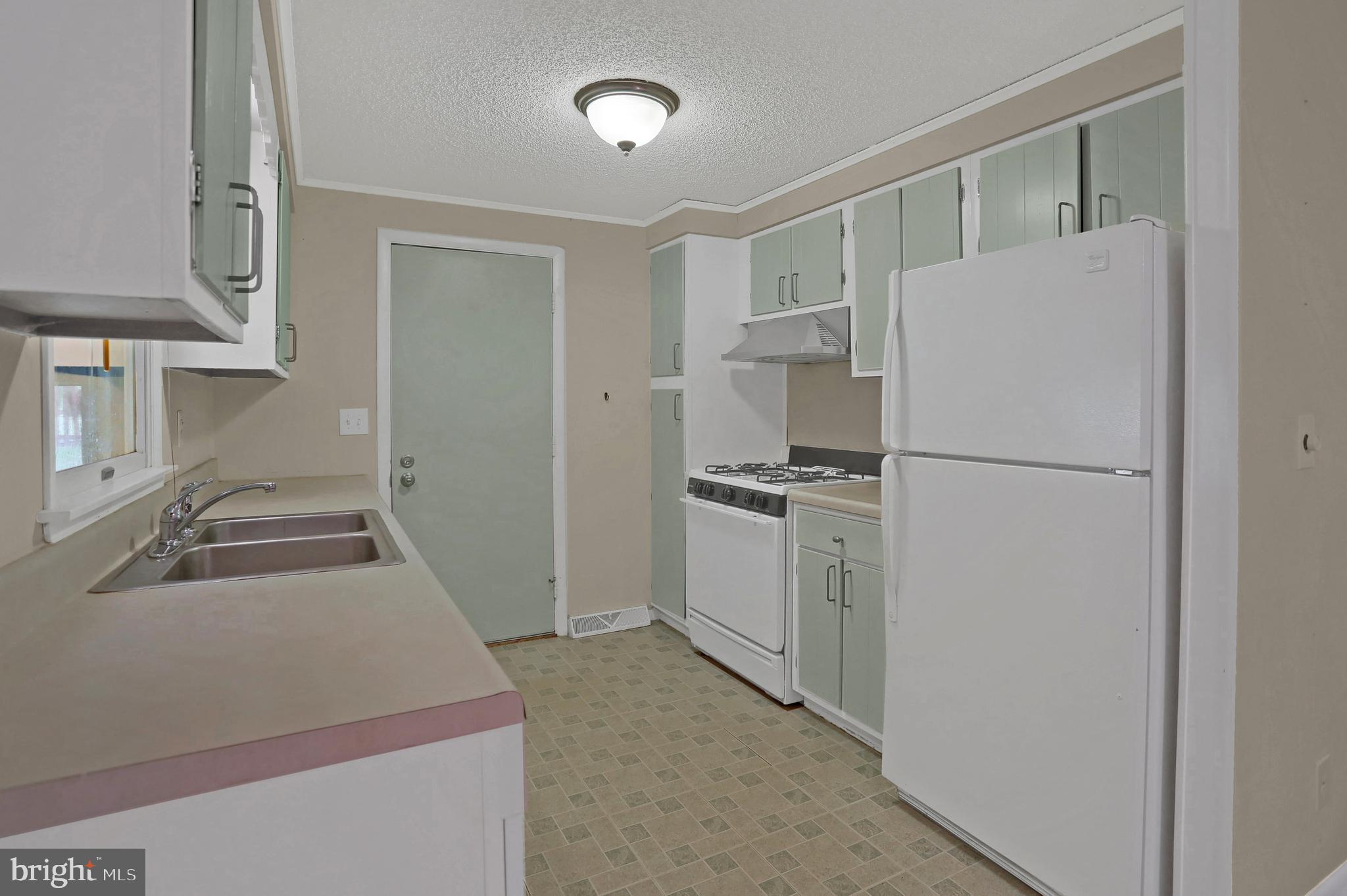 49 Poplar View Road Delta, PA 17314 - Photo 3 of 36 Gallery Image 3