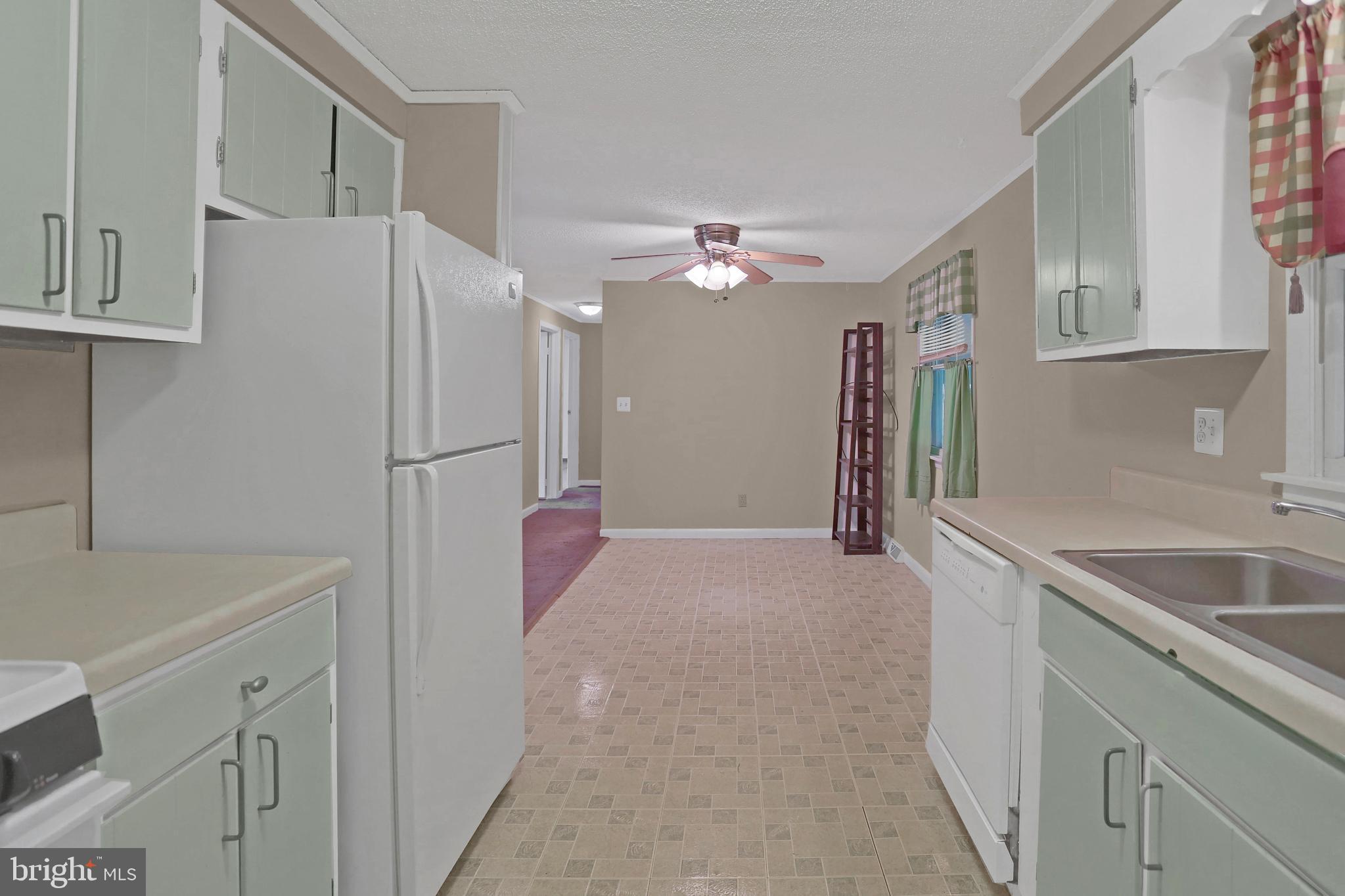 49 Poplar View Road Delta, PA 17314 - Photo 4 of 36 Gallery Image 4