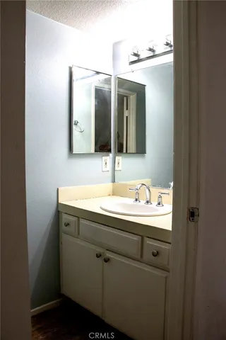 $399,000 | 7045 Woodley Avenue, Unit 124, Lake Balboa, CA 91406