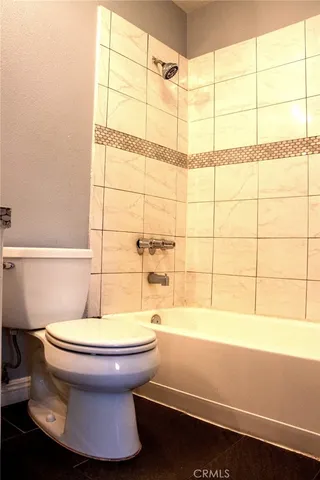 $399,000 | 7045 Woodley Avenue, Unit 124, Lake Balboa, CA 91406