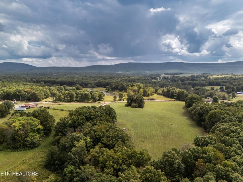 1079 York Road Crossville, TN 38555 - Photo 14 of 32 Gallery Image 14