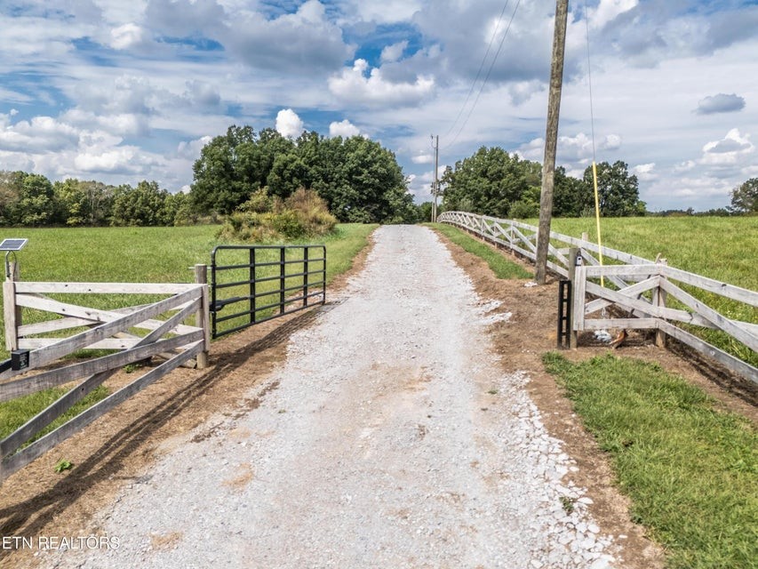 1079 York Road Crossville, TN 38555 - Photo 3 of 32 Gallery Image 3