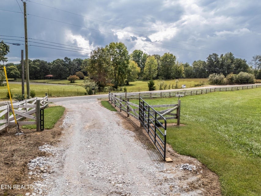 1079 York Road Crossville, TN 38555 - Photo 5 of 32 Gallery Image 5
