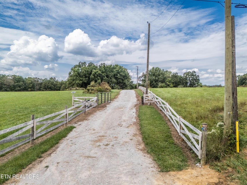 1079 York Road Crossville, TN 38555 - Photo 6 of 32 Gallery Image 6