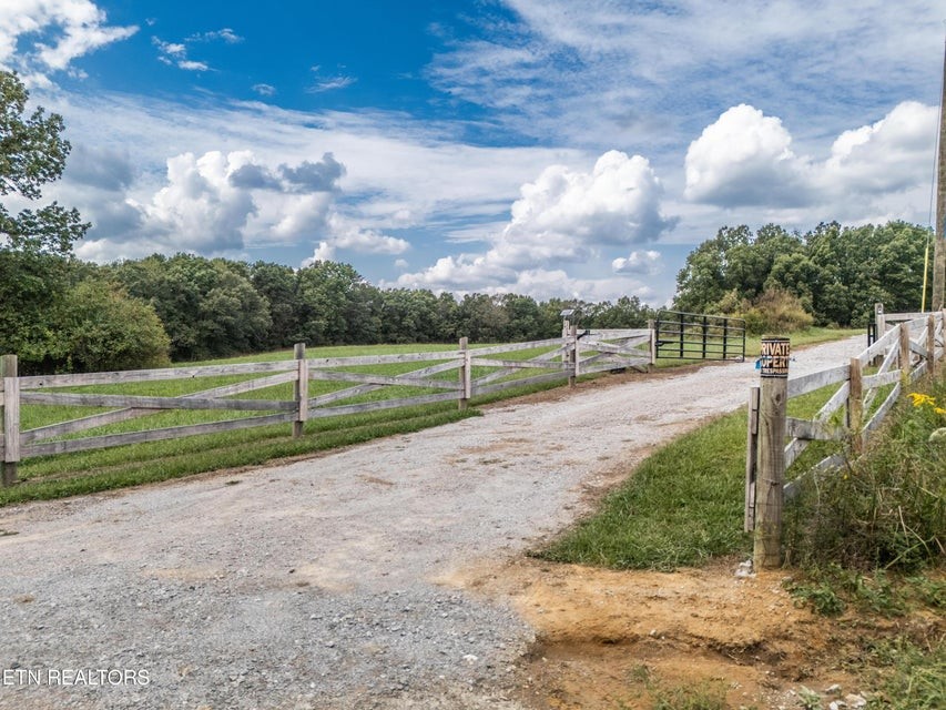 1079 York Road Crossville, TN 38555 - Photo 9 of 32 Gallery Image 9