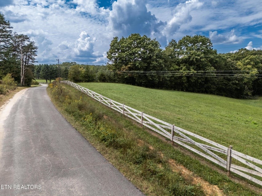 1079 York Road Crossville, TN 38555 - Photo 10 of 32 Gallery Image 10