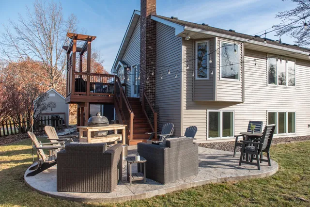 $549,900 | 676 North Hay Lake Road, Eagan, MN 55123