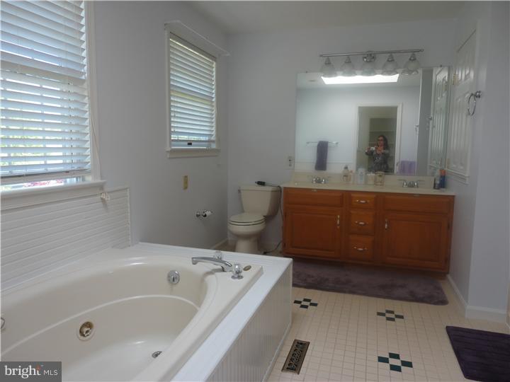 541 Middletown Road Media, PA 19063 - Photo 15 of 23 Master Bathroom