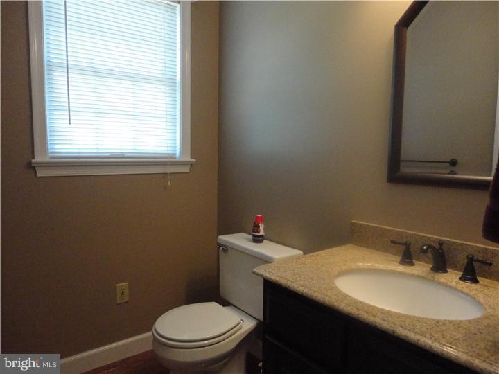 541 Middletown Road Media, PA 19063 - Photo 4 of 23 Half Bath