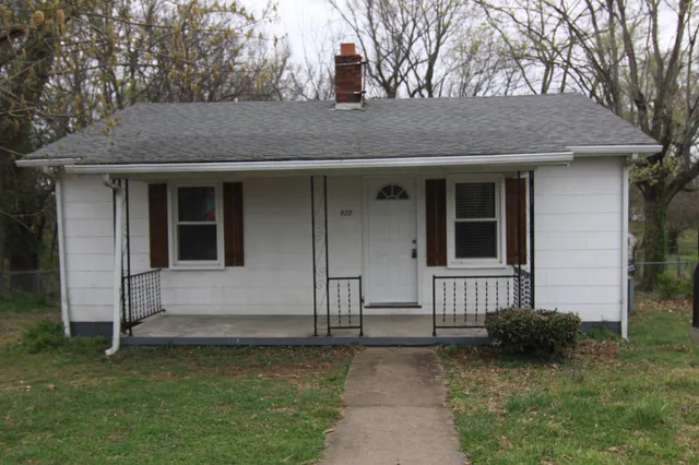 $995 | 922 Wall Street, Clarksville, TN 37040