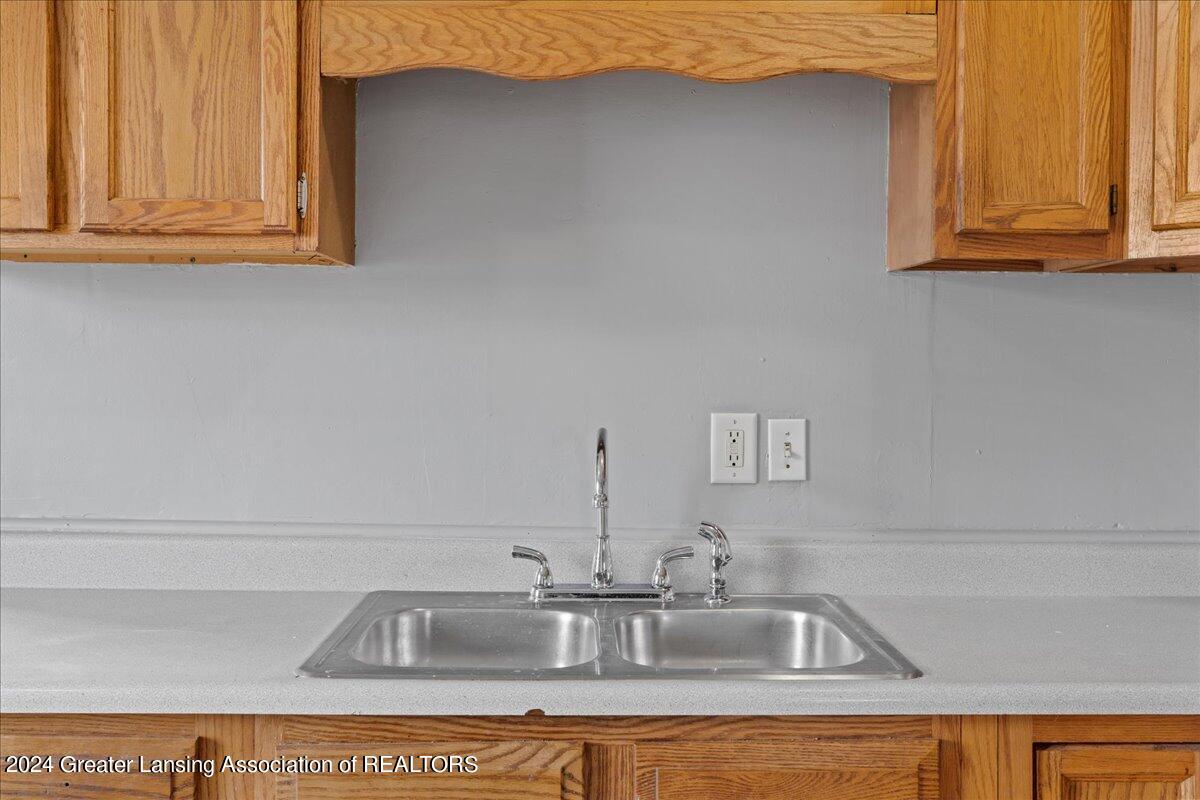 1711 Turner Road Lansing, MI 48906 - Photo 15 of 22 15-Media Jett-15