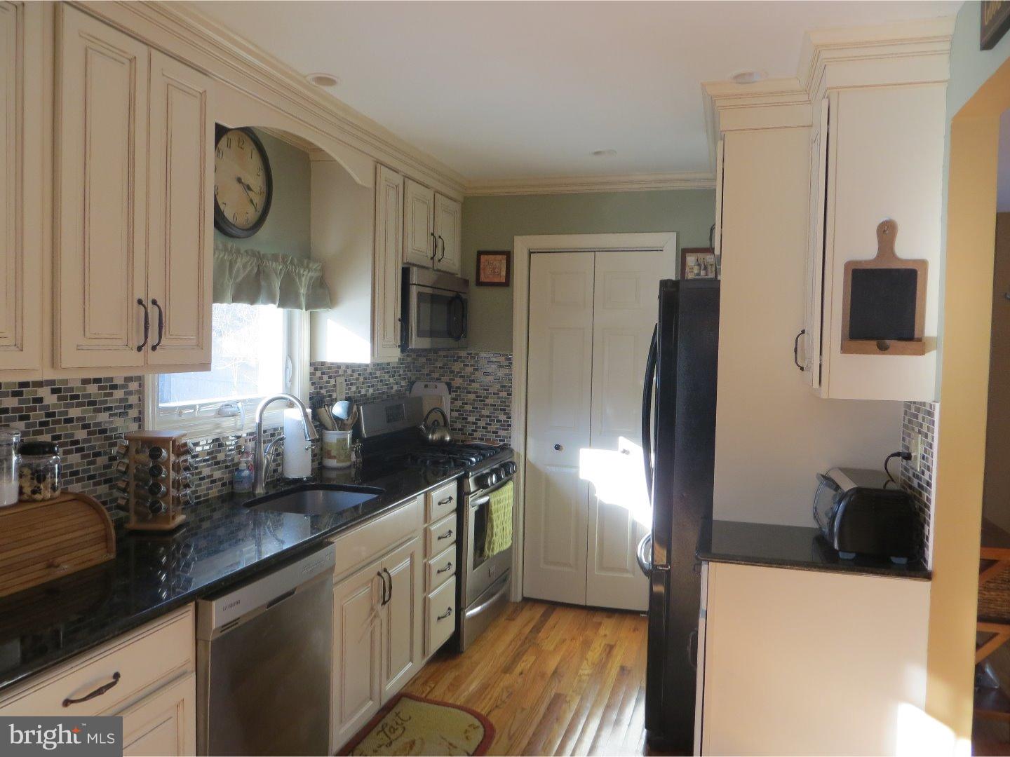 84 Stephen Road Brick, NJ 08724 - Photo 7 of 23 Kitchen