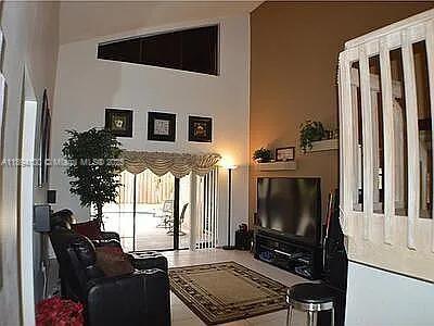 5920 York Lane Davie, FL 33331 - Photo 7 of 30