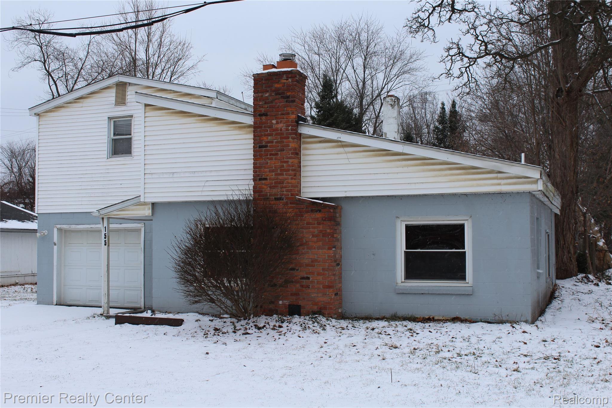 155 St John Road Highland, MI 48357 - Photo 1 of 18 IMG_6841.JPG