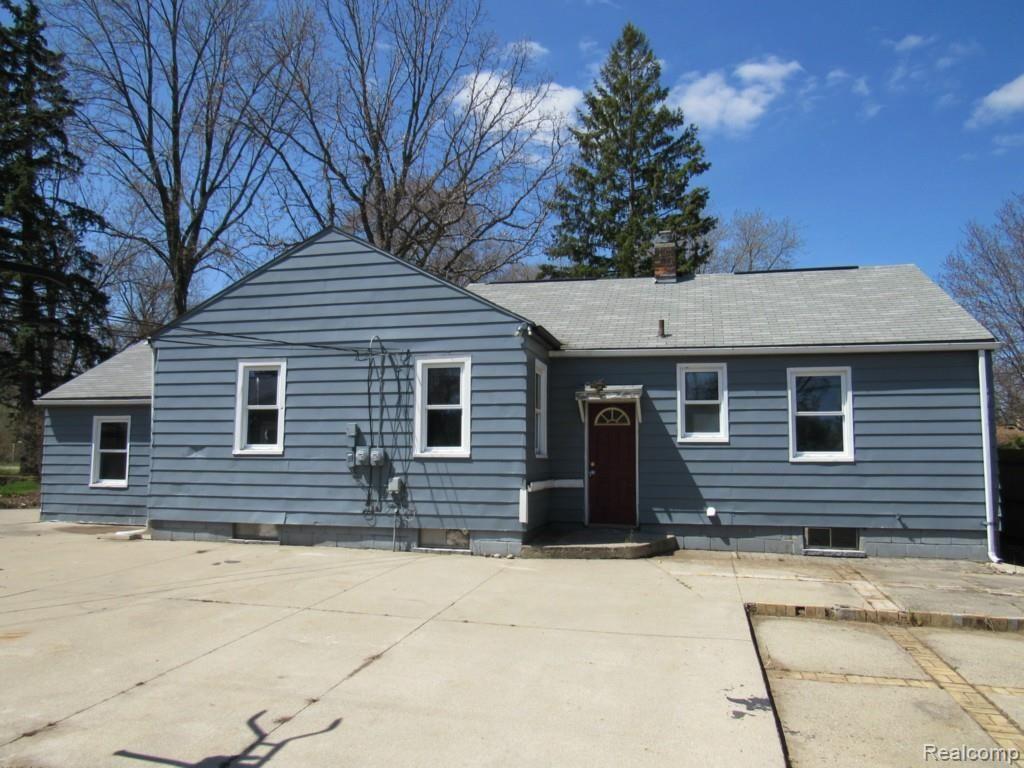 2827 Weaverton Rochester, MI 48307 - Photo 12 of 43 2827 WEAVERTON ROCHESTER HILLS (38).jpg