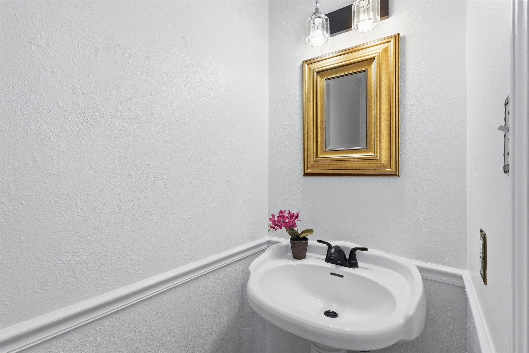 10 East Broken Oak Court Spring, TX 77381 - Photo 17 of 47 Downstairs half bath.